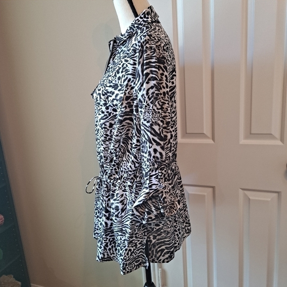 MICHAEL Michael Kors Size 0X B/W Cheetah Print Top with Drawstring Waist - Picture 3 of 12